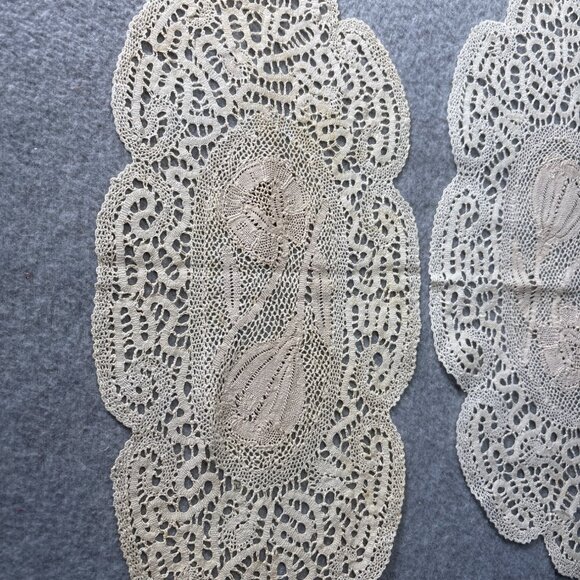Vintage Crochet Oval Lace Doilies Set Of 2 Handcrafted Decorative Table Linens I - Picture 3 of 9